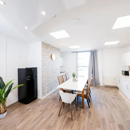 Kocasa-apartments, Penthouse, Panorama, Dachterrasse, Zwei Stellplaetze, Wifi, Waipu-tv, Billard * Karlsruhe