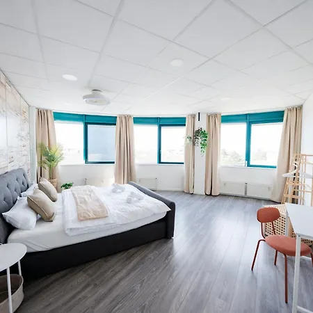 Kocasa-apartments, Penthouse, Panorama, Dachterrasse, Zwei Stellplaetze, Wifi, Waipu-tv, Billard Karlsruhe