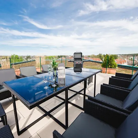 Kocasa-apartments, Penthouse, Panorama, Dachterrasse, Zwei Stellplaetze, Wifi, Waipu-tv, Billard * Karlsruhe