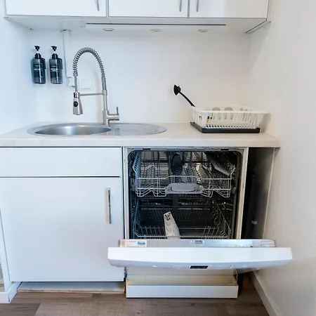 Kocasa-apartments, Penthouse, Panorama, Dachterrasse, Zwei Stellplaetze, Wifi, Waipu-tv, Billard Karlsruhe