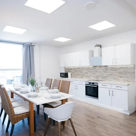 Kocasa-apartments, Penthouse, Panorama, Dachterrasse, Zwei Stellplaetze, Wifi, Waipu-tv, Billard Appartement *