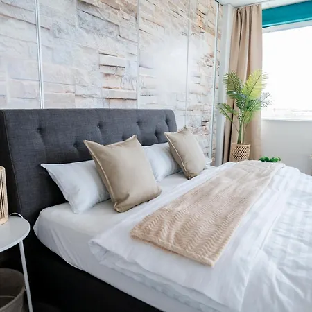 Kocasa-apartments, Penthouse, Panorama, Dachterrasse, Zwei Stellplaetze, Wifi, Waipu-tv, Billard *