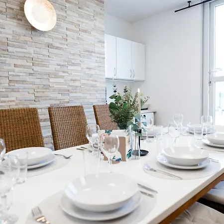 Kocasa-apartments, Penthouse, Panorama, Dachterrasse, Zwei Stellplaetze, Wifi, Waipu-tv, Billard Karlsruhe